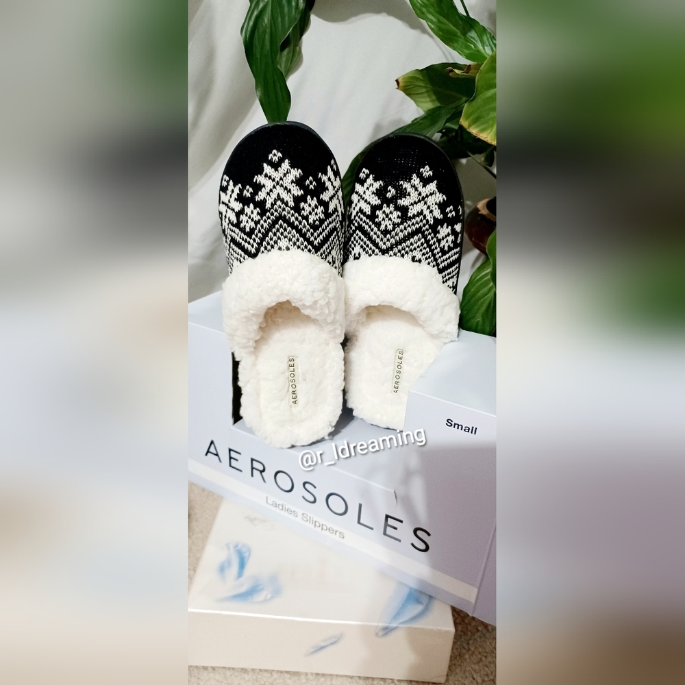 NIB Aerosoles Black and White Fairisle Knit Womens Slip-On Slippers Size S (5-6)